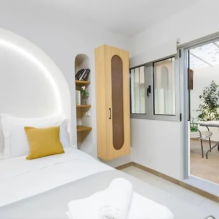 Magpie's Nest Apartment